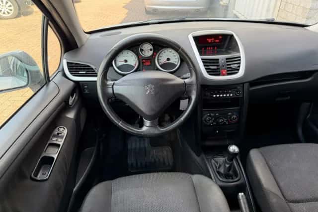 Peugeot 207 (2011) thumbnail 4