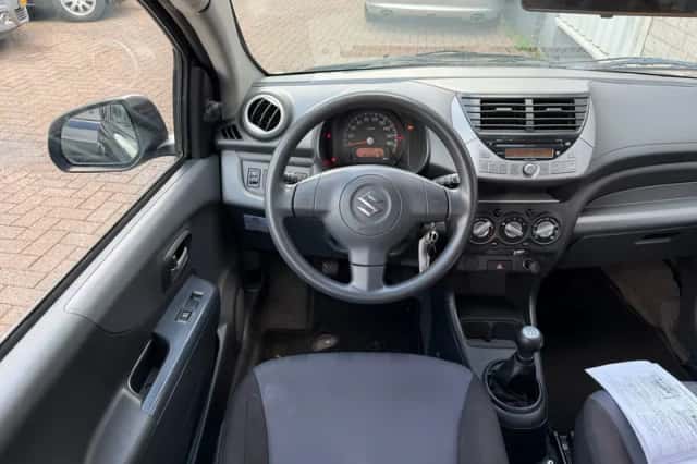 Suzuki Alto (2013) thumbnail 4