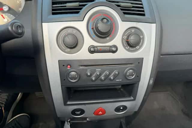 Renault Mégane (2004) thumbnail 6