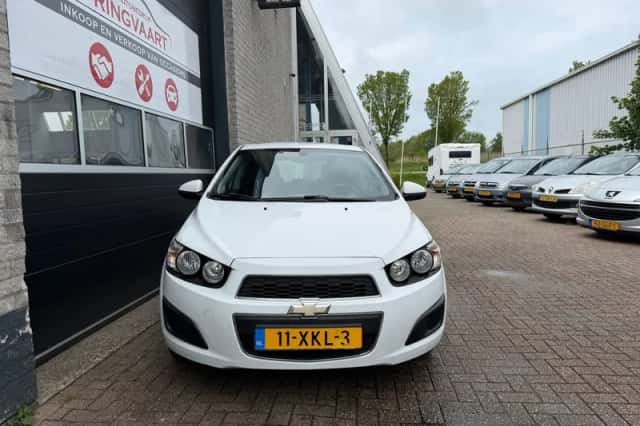 Chevrolet Aveo (2012) thumbnail 2