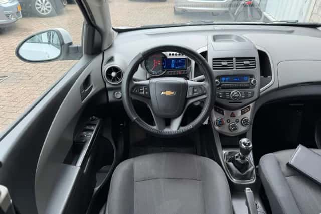Chevrolet Aveo (2012) thumbnail 5