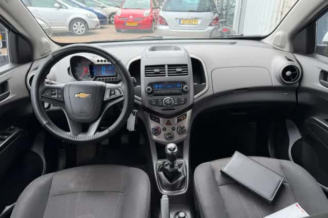 Chevrolet Aveo (2012) thumbnail 6