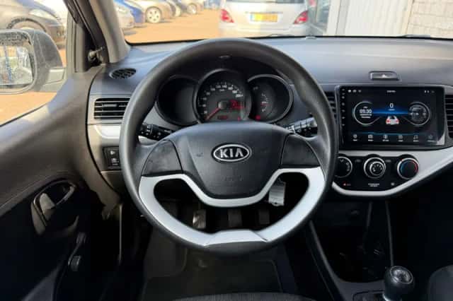 Kia Picanto (2011) thumbnail 4
