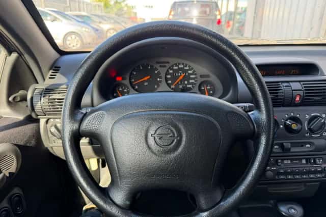 Opel Tigra (1996) thumbnail 4