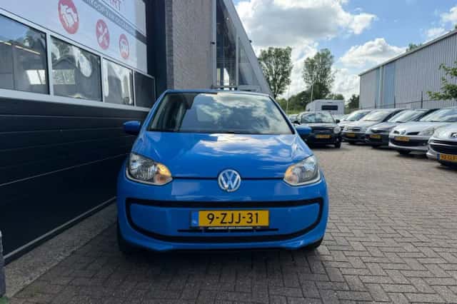 Volkswagen Up! (2015) thumbnail 2