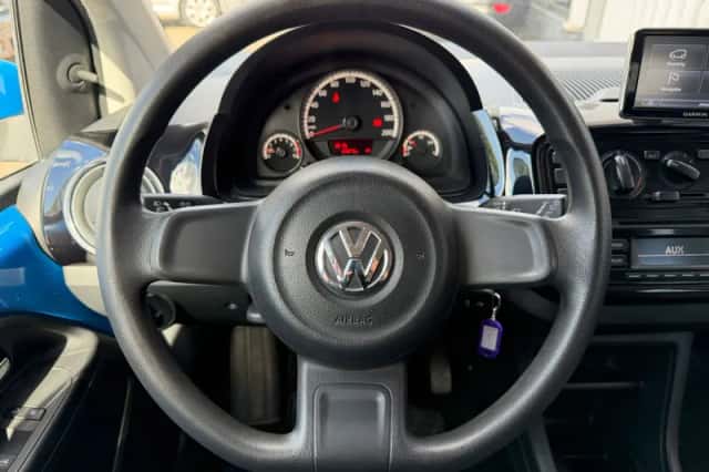 Volkswagen Up! (2015) thumbnail 5