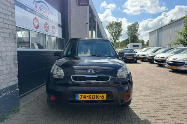 Kia Soul (2010) thumbnail 2
