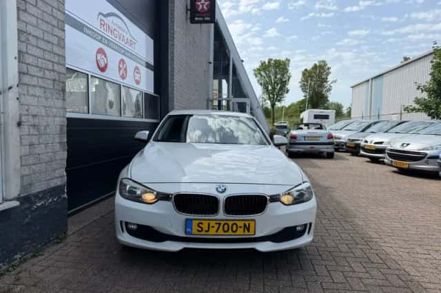 BMW 3-Serie (2013) thumbnail 2