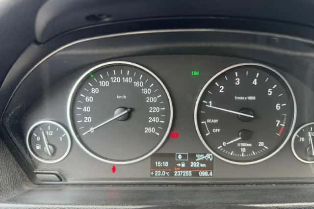 BMW 3-Serie (2013) thumbnail 6