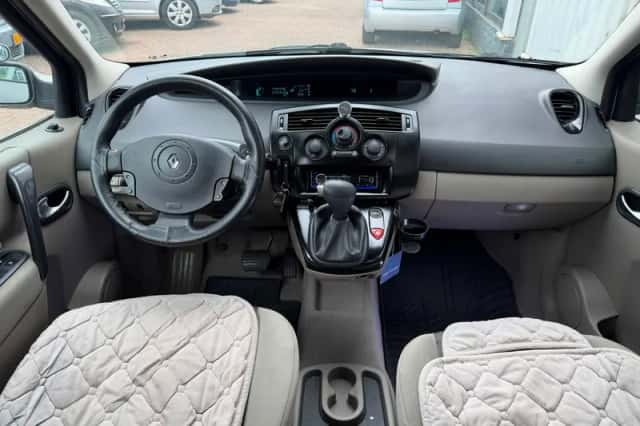 Renault Scénic (2004) thumbnail 5