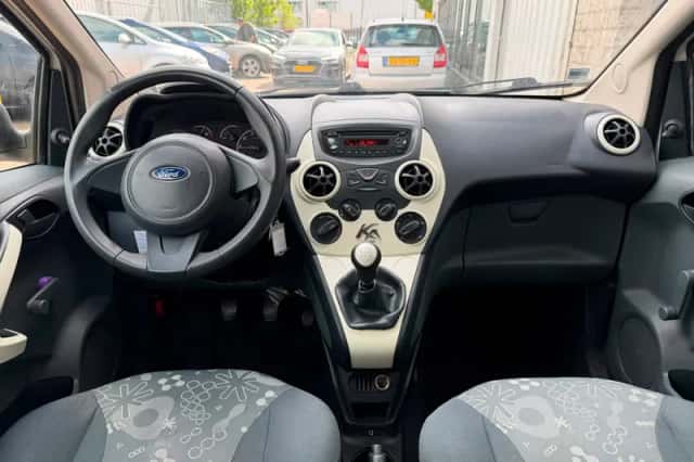 Ford Ka (2010) thumbnail 5