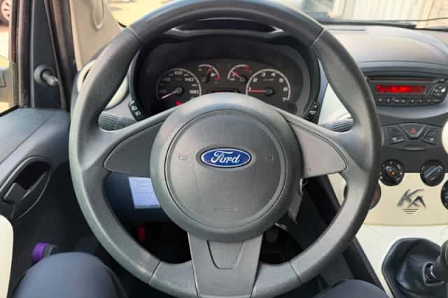 Ford Ka (2010) thumbnail 6