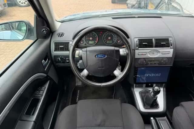 Ford Mondeo (2004) thumbnail 4