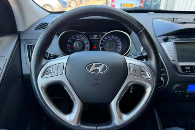 Hyundai ix35 (2013) thumbnail 3