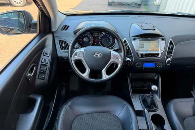 Hyundai ix35 (2013) thumbnail 4