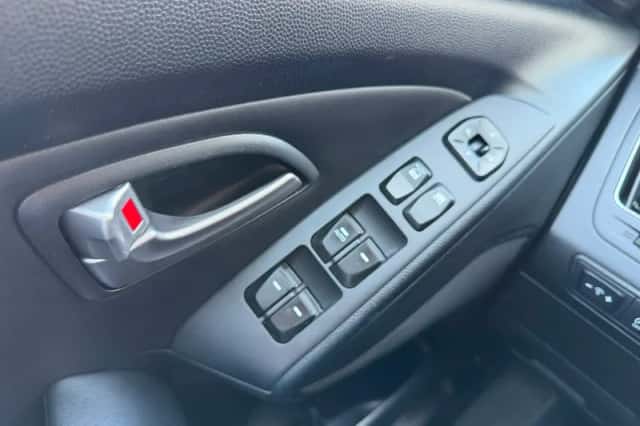Hyundai ix35 (2013) thumbnail 5