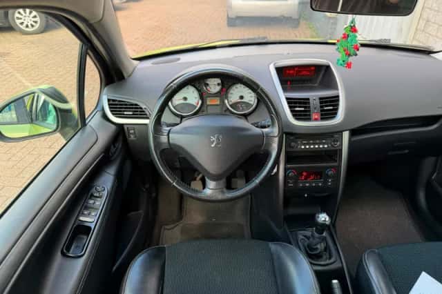 Peugeot 207 (2008) thumbnail 4