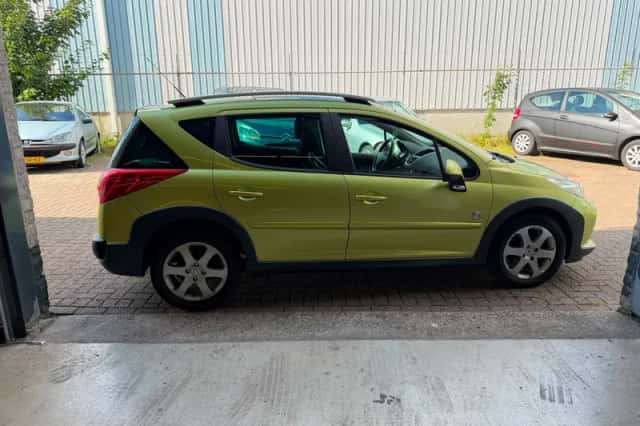 Peugeot 207 (2008) thumbnail 6