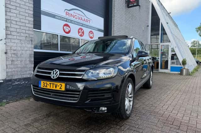 Volkswagen Touareg (2010) thumbnail 1