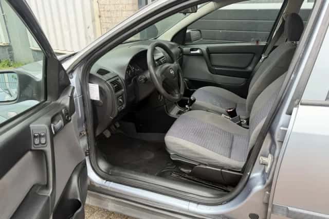 Opel Astra (2003) thumbnail 3