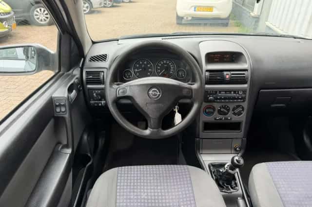 Opel Astra (2003) thumbnail 5