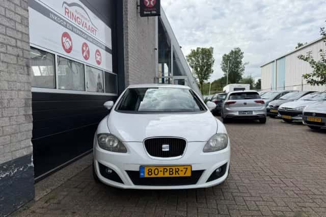 SEAT Leon (2011) thumbnail 2