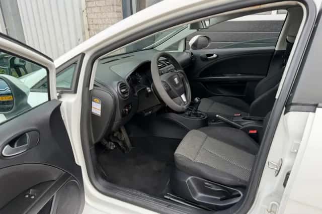 SEAT Leon (2011) thumbnail 3