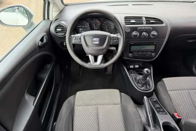 SEAT Leon (2011) thumbnail 4