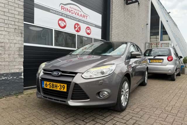 Ford Focus (2013) thumbnail 1
