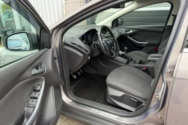 Ford Focus (2013) thumbnail 3