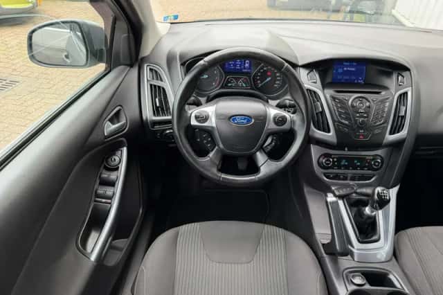 Ford Focus (2013) thumbnail 5