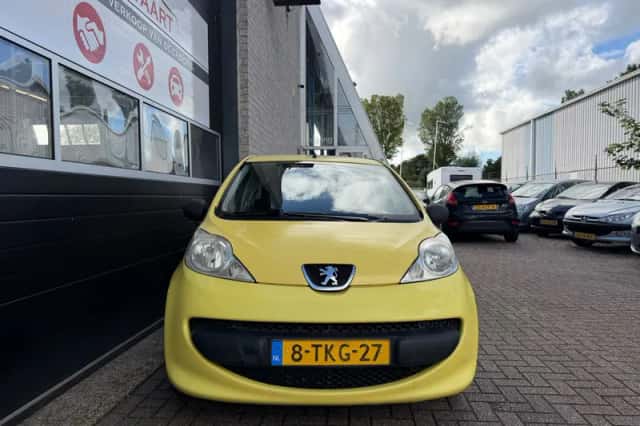 Peugeot 107 (2005) thumbnail 2