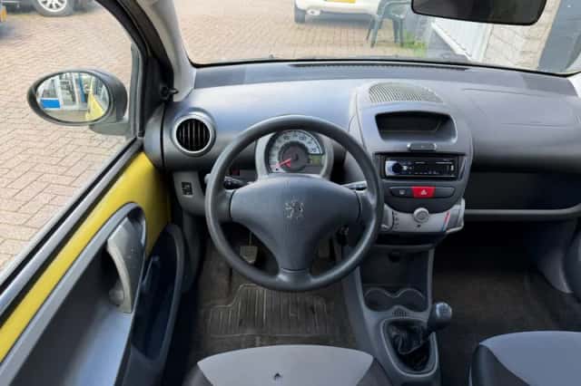 Peugeot 107 (2005) thumbnail 5