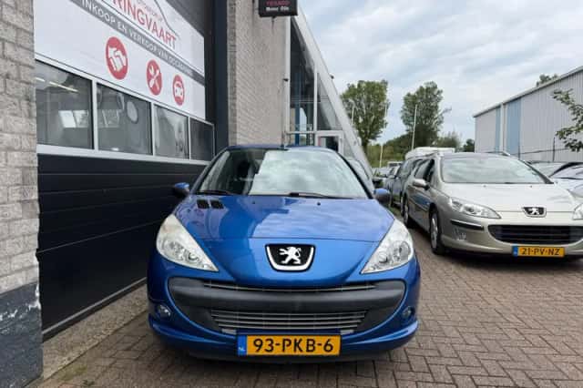 Peugeot 206+ (2011) thumbnail 2
