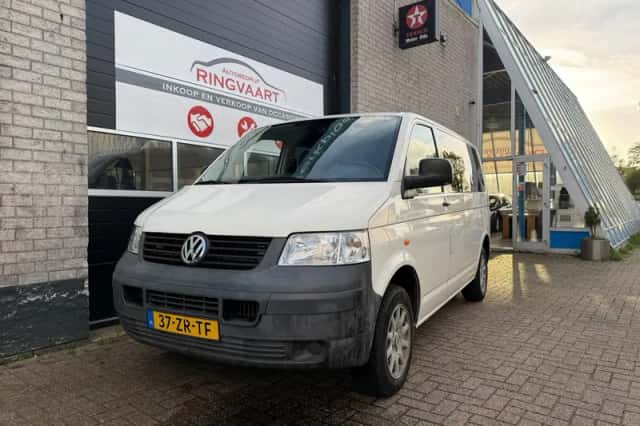 Volkswagen Transporter (2008) thumbnail 1