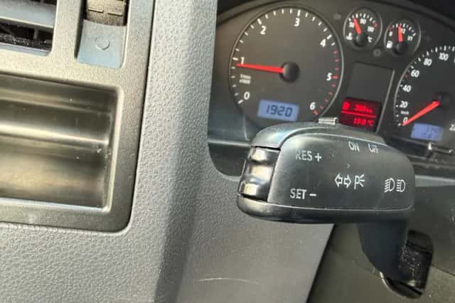 Volkswagen Transporter (2008) thumbnail 5