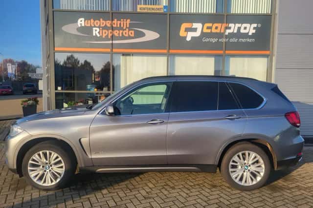 BMW X5 (2016) thumbnail 1