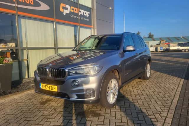 BMW X5 (2016) thumbnail 2
