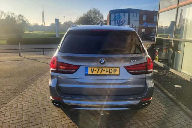 BMW X5 (2016) thumbnail 5