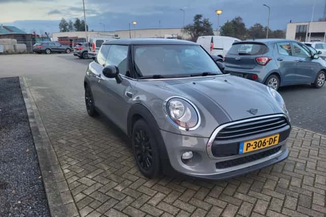 MINI One (2016) thumbnail 4