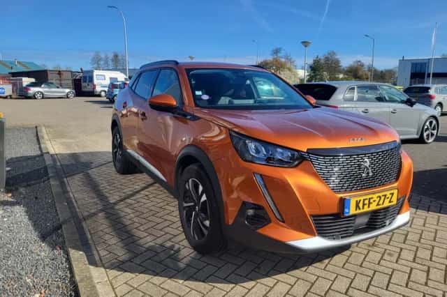 Peugeot 2008 (2021) thumbnail 4