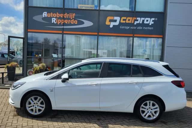 Opel Astra (2019) thumbnail 1