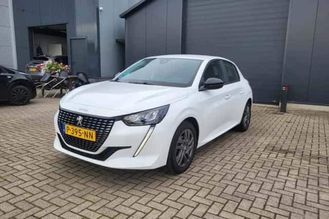 Peugeot 208 (2022) thumbnail 3
