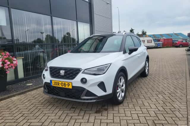 SEAT Arona (2024) thumbnail 2