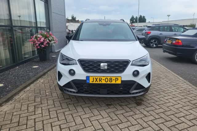 SEAT Arona (2024) thumbnail 3