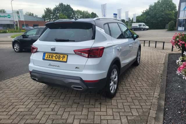 SEAT Arona (2024) thumbnail 5