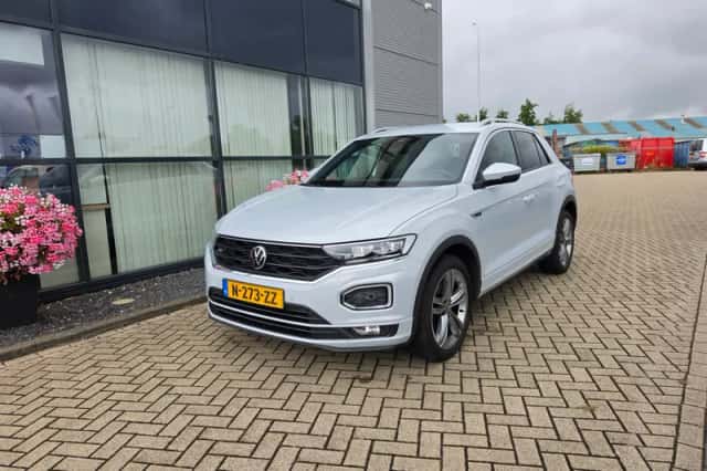 Volkswagen T-Roc (2022) thumbnail 2