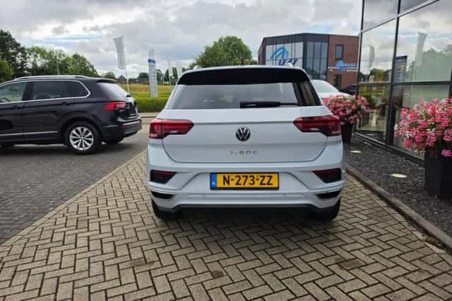 Volkswagen T-Roc (2022) thumbnail 6