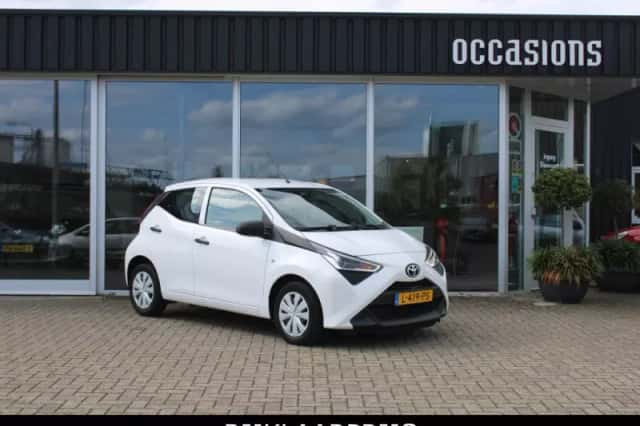 Toyota Aygo (2021) thumbnail 1