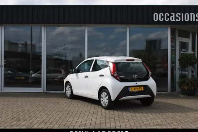 Toyota Aygo (2021) thumbnail 6